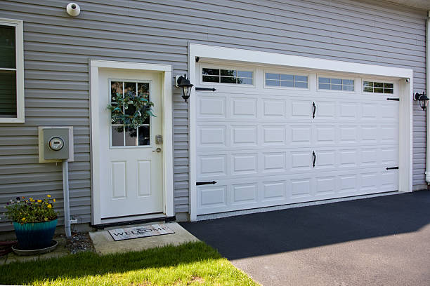 24/7 Emergency Garage Door Panel Replacement experts in Venersborg, WA